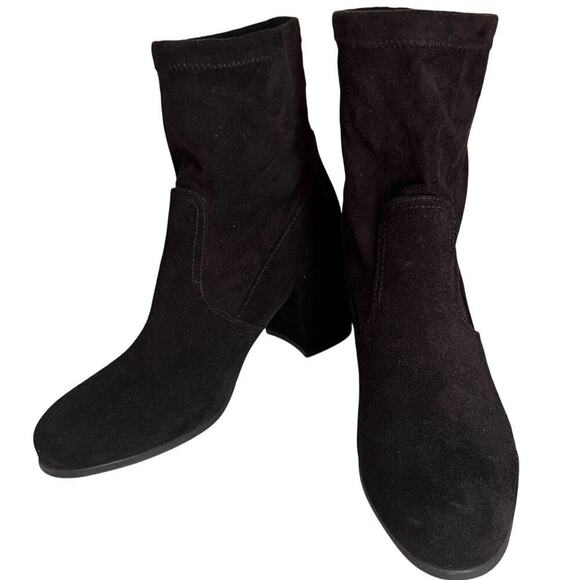 NWOB Valdini Riana Black Suede Chelsea Ankle Booties women’s size 7 Whimsigoth - Picture 10 of 12